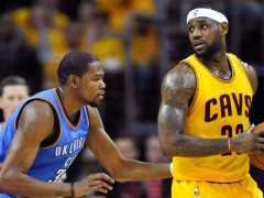 NBA历史上仅杜兰特和詹姆斯能在至少15个赛季中场均得分达到25+!