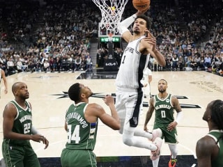 扬尼斯将马刺新星文班亚马的纪念品与“斯蒂芬、勒布朗、乔丹”并列