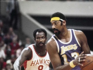 爆火视频颠覆勒布朗·詹姆斯时代超越过去的说法