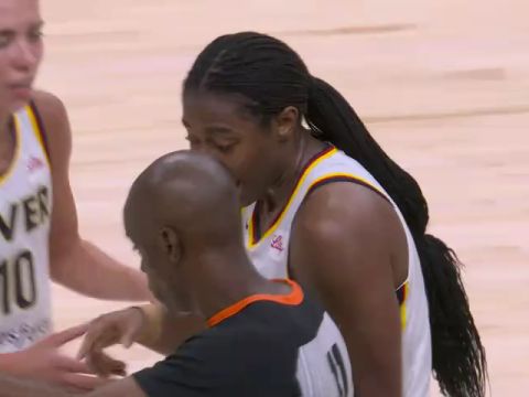 WNBA常規(guī)賽：印第安納狂熱vs菲尼克斯水星第2節(jié)中文解說回放