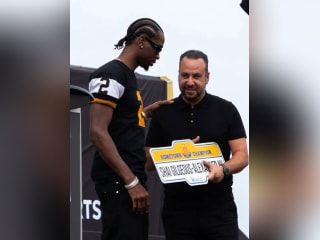 谢伊·吉尔杰斯-亚历山大荣获汉密尔顿市钥匙,一条街道以他命名