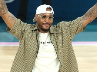 掘金传奇卡梅罗·安东尼收到来自NBA名人堂成员的消息