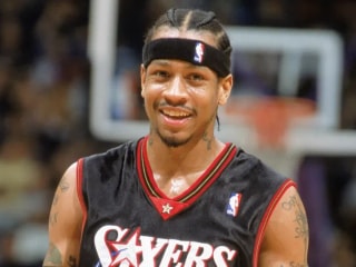 76人传奇球星阿伦·艾弗森向前队友传递信息