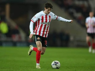 报道:沃尔夫斯堡750万英镑的报价被拒,桑德兰计划与关键后卫续约