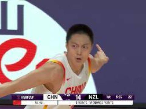 [胡明軒飆分] 上場7中0，今天觸底反彈！胡明軒首節(jié)登場2中2連砍5分