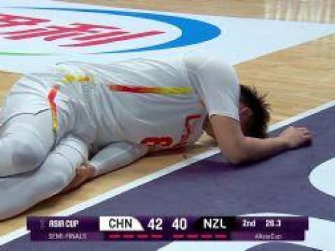 [趙睿大腿被撞傷] 傷病退散！趙睿突破過程中撞到大腿釀蹌倒地 捂著膝蓋表情痛苦！