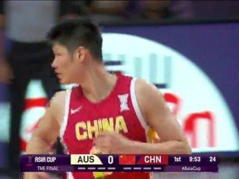 [胡金秋上籃]開場(chǎng)先給對(duì)手一個(gè)下馬威！趙睿助攻胡金秋快速上籃打進(jìn)