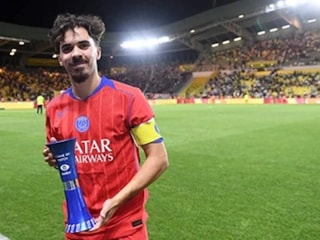 维蒂尼亚在法甲联赛中为巴黎圣日耳曼攻入制胜球并荣获MVP：“幸运，但实至名归” [视频]