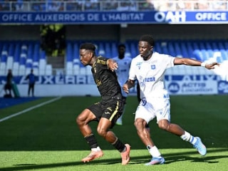 阿尔塞纳·夸西在法甲联赛迈出第一步