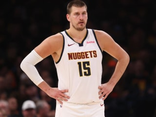 掘金球星尼古拉·约基奇击败沙奎尔·奥尼尔,荣获令人瞩目的荣誉