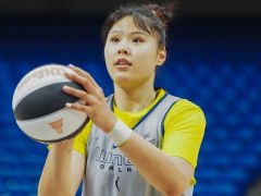  队友回应李月汝赛季报销：她就是一束光人非常好 有人受伤总让人难受 