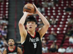 队记：杨瀚森还不了解NBA的强度 他运球超过两次就杯给包夹抢断
