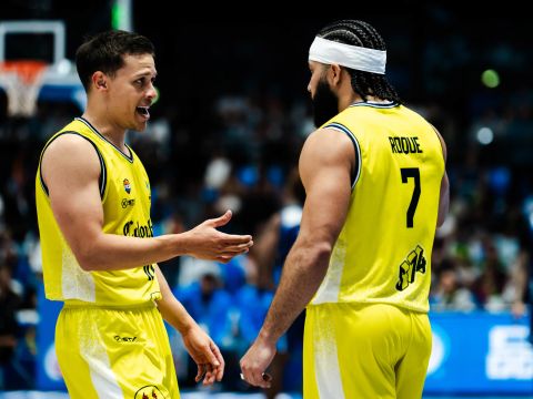 哥伦比亚89-86尼加拉瓜 哥伦比亚有惊无险战胜对手奥米尔空砍30+20