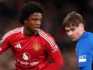 西甲球队正商谈引进曼联后卫