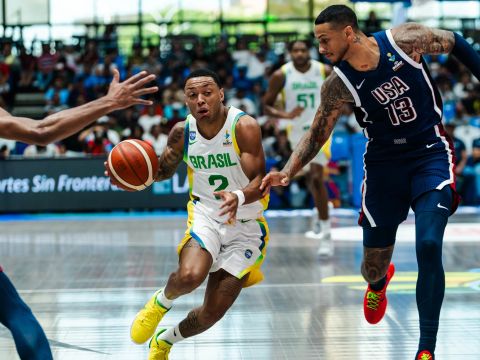 巴西92-77美国 巴西末节轰出34-9超级攻击波逆转取胜