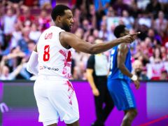  決勝7分+準絕殺！波蘭喬丹被高呼MVP 球迷熱議：立雕像+街道命名 