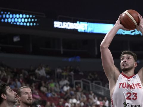 土耳其95-54葡萄牙 申京20+7+5土耳其大胜葡萄牙拿下小组赛三连胜