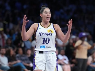 火花队力求在与风暴队的比赛中巩固其摇摇欲坠的季后赛希望