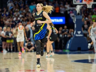 飞翼队的佩奇·布克尔斯解释与迪约奈·卡林顿的病毒式互动