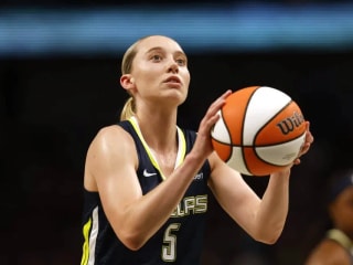 最佳新秀赛季:佩吉·布克斯还是凯特琳·克拉克?