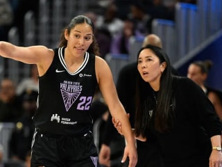 女武神队的首个主场季后赛因拉沃尔杯移师圣何塞