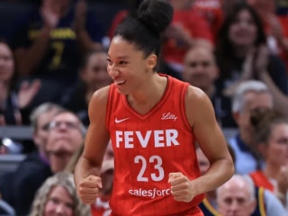 WNBA季后赛形势:狂热锁定席位,火花保留一线希望,排名和赛程