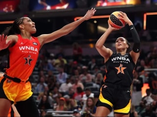 阿贾·威尔逊是否在WNBA MVP竞争中领先于娜菲莎·科利尔？