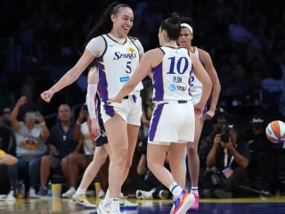 火花队击败风暴队,争夺WNBA季后赛最后一个席位的唯一途径
