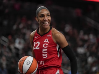 不可思议的阿贾·威尔逊数据证明了为何王牌队球星应该力压娜菲莎·科利尔成为MVP