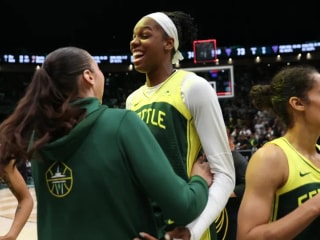 WNBA 季后赛形势:风暴队锁定最后一个席位,火花队出局,附积分榜和赛程