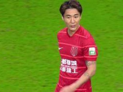 [進(jìn)球視頻]賽季進(jìn)球上雙！開(kāi)場(chǎng)4分鐘韋世豪任意球直接入網(wǎng)