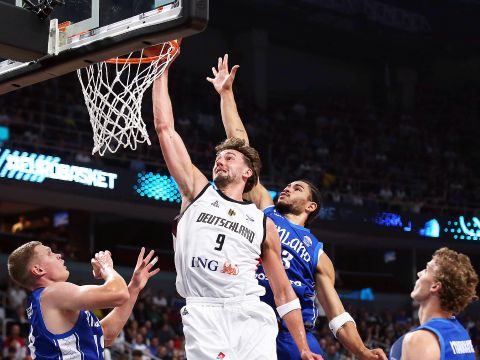 德国98-86芬兰 小瓦格纳与施罗德合砍48分率领德国晋级决赛