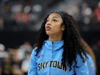 WNBA赛季结束,安吉尔·里斯和芝加哥天空队面临十字路口。她会回归吗?