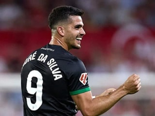 葡萄牙前锋安德烈·达席尔瓦在西甲联赛中首次代表埃尔切首发便取得进球 [视频]