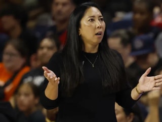 女武神队主教练娜塔莉·中濑因批评裁判被罚款后,坚持自己的立场