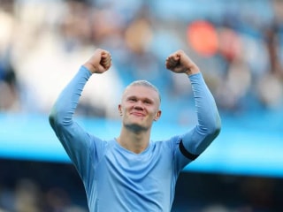 奋战的埃尔林·哈兰德享受在曼城的全新领导角色