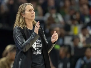 明尼苏达山猫队纳菲莎·科利尔透露谢丽尔·里夫激励球队在第四节完成14分大逆转