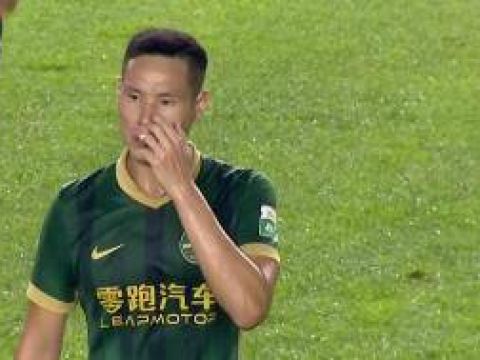 [紅牌罰下]梁諾恒飛鏟對手 馬寧觀看VAR后改判紅牌
