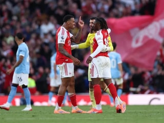 英超奖项:阿森纳压哨扳平,施塔赫惊艳一击