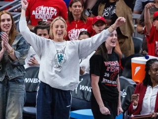 索菲·坎宁安对狂热队在第一场比赛中统治王牌队感到震惊