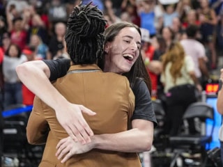 凯特琳·克拉克能在季后赛复出吗?关于狂热队球星对阵王牌队比赛的最新消息