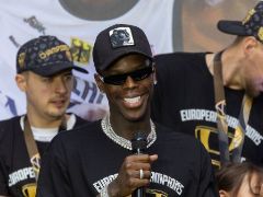 丹尼斯-施罗德NBA数据如何？答案：越来越好