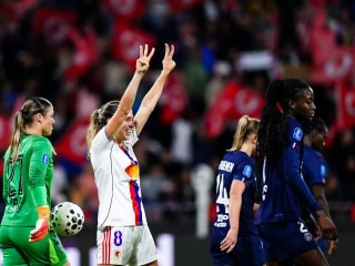 里昂在法甲联赛中6-1狂胜巴黎圣日耳曼,观看精彩集锦