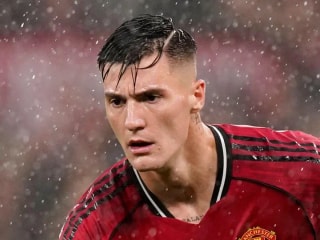 哈格里夫斯希望曼联主教练阿莫林放弃塞斯科，选择“经验证的英超球员”