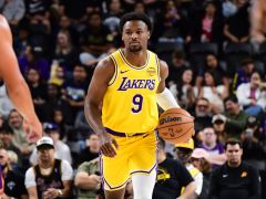 NBA季前赛战报：东詹缺席湖人惨负太阳 艾顿首秀1分布朗尼12中1