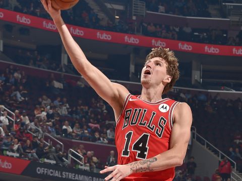 布泽利斯vs骑士集锦 11投7中拿到全场最高19分表现亮眼