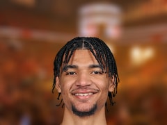 NBA每日篮板王:克雷尔·韦尔12篮板(2025年10月09日)