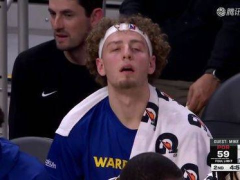 [杨瀚森走步]杨瀚森低位背打波斯特 转身上篮被吹走步