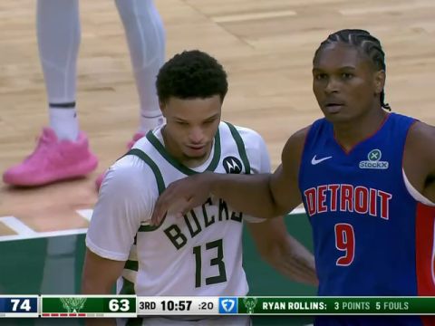 NBA季前赛:活塞vs雄鹿第3节中文解说回放