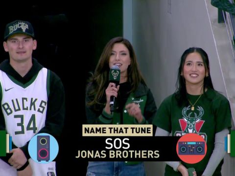 NBA季前赛:活塞vs雄鹿第2节英文原声回放